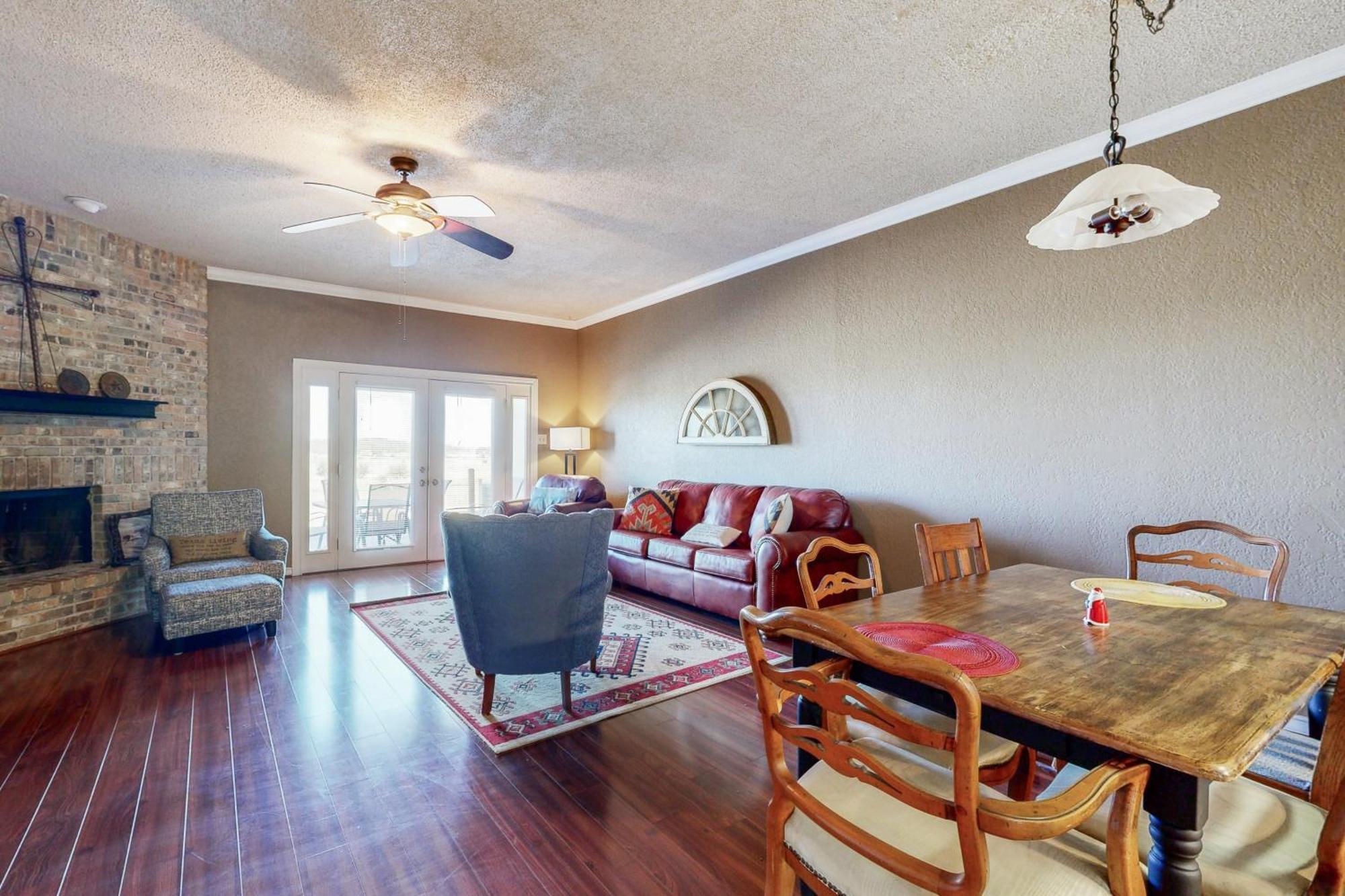 Canyon Lake Getaway & Texas Living Room photo