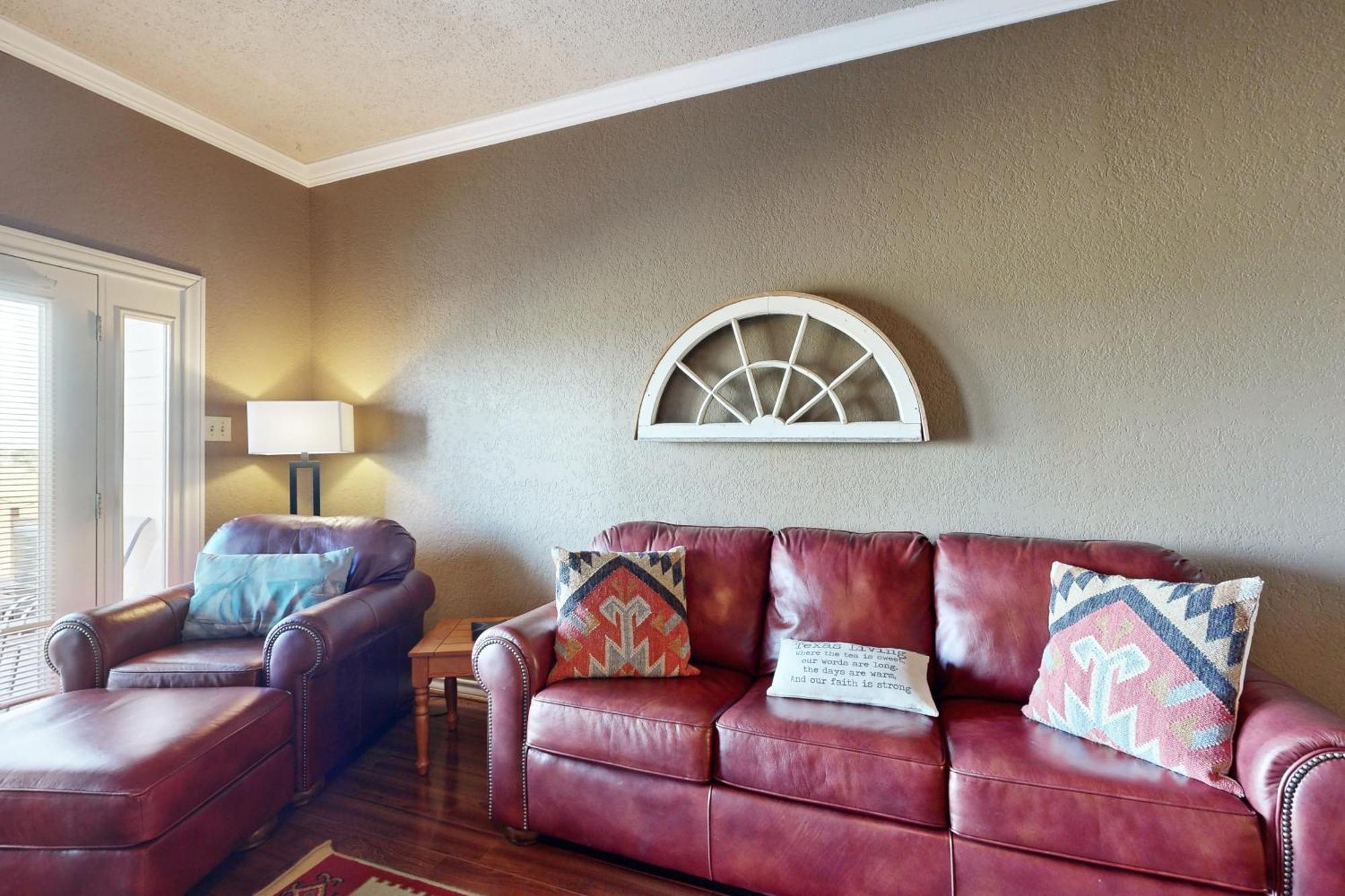 Canyon Lake Getaway & Texas Living Room photo