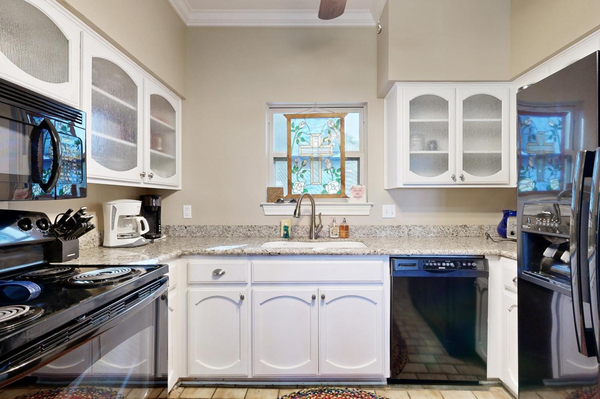 Canyon Lake Getaway & Texas Living Room photo