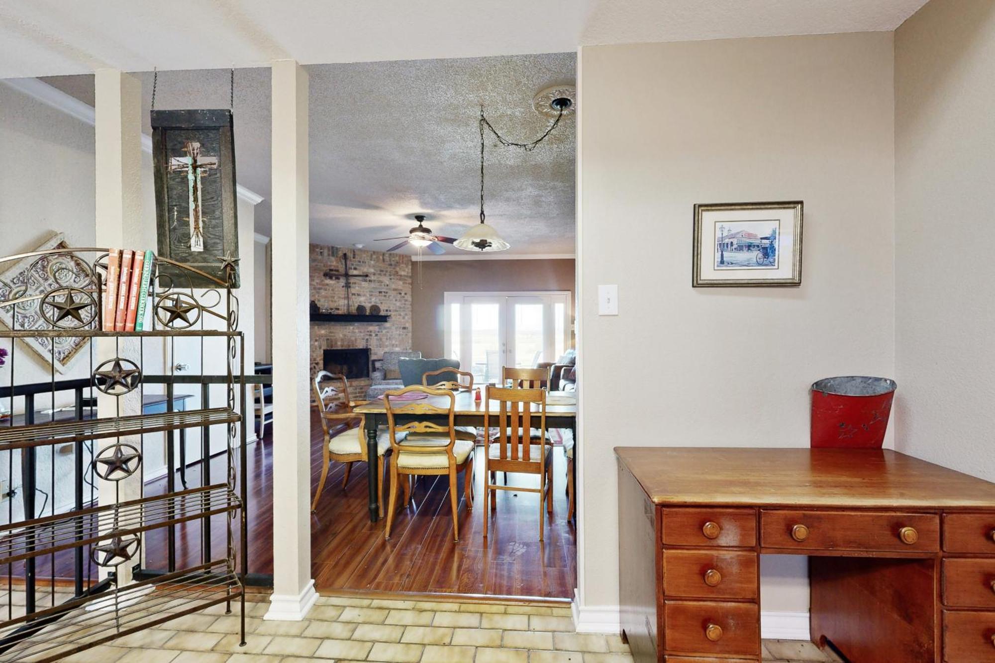 Canyon Lake Getaway & Texas Living Room photo